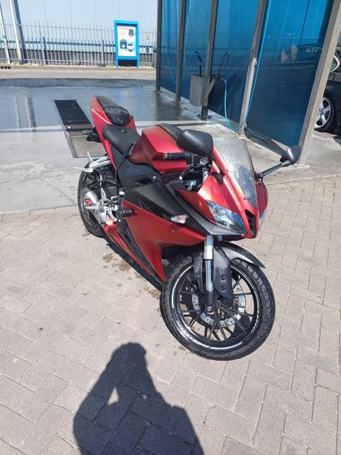 Yamaha yzf r125 2014 rood, Motoren, Motoren | Yamaha, Particulier, Super Sport, 11 kW of minder, 1 cilinder, Ophalen