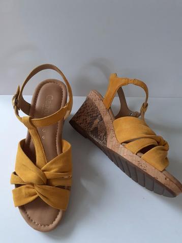 Supermooie suède sandalen Gabor 39.5 beschikbaar voor biedingen