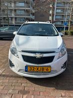 Chevrolet Spark 1.0 Bifuel 2012 Wit benzine gas auto kopen, Auto's, Voorwielaandrijving, 15 km/l, 4 cilinders, Origineel Nederlands