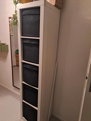IKEA Kallax Kast 5 Vakken + Zwarte Manden beschikbaar voor biedingen