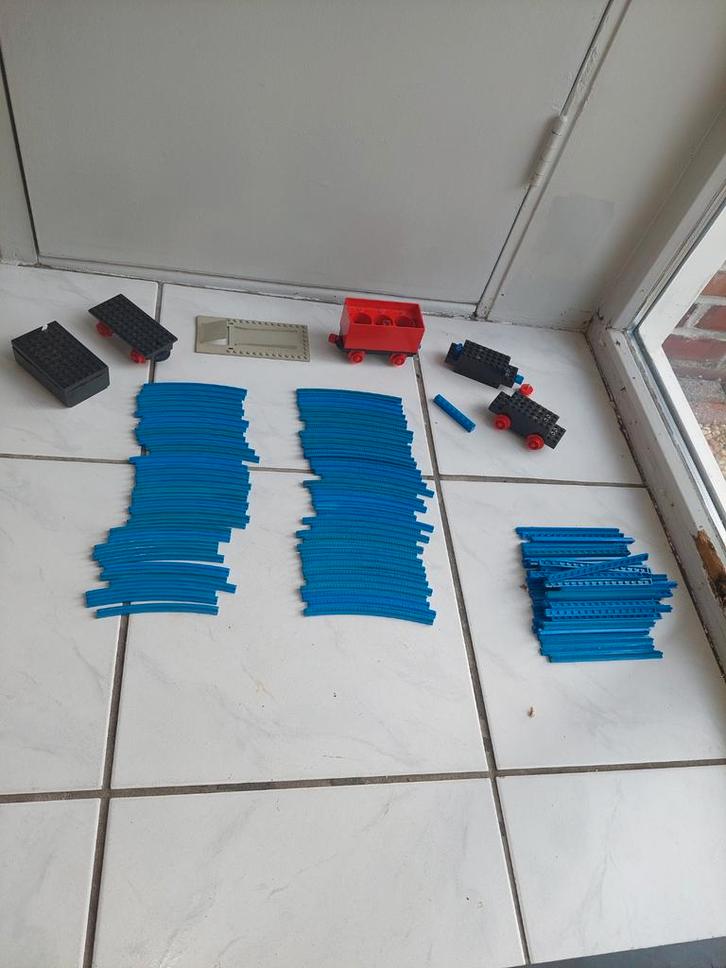 Vintage Lego Trein met Rails & 2 Motoren, Kinderen en Baby's, Speelgoed | Duplo en Lego, Gebruikt, Lego, Complete set, Ophalen of Verzenden