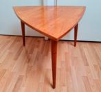 Niertafel seventies driepoot salontafel Scandinavisch uniek , Ophalen