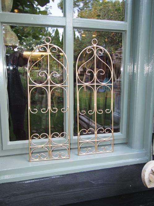 2 metalen ornamenten, Antiek en Kunst, Curiosa en Brocante, Ophalen of Verzenden