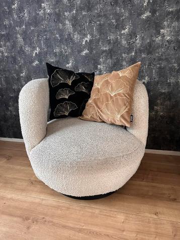 Witte Bouclé fauteuil- Gebruikt beschikbaar voor biedingen