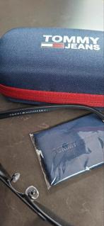 Tommy Hilfiger Zonnebril - Nieuwstaat, Overige merken, Zonnebril, Zwart, Ophalen of Verzenden