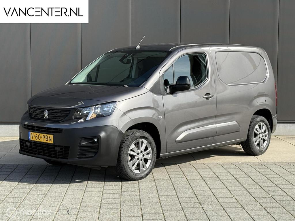 Peugeot Partner 1.5 HDi 130PK EAT8 Automaat CarPlay 3-zits, Auto's, Bestelauto's, 1350 kg, Stof, Gebruikt, 4 cilinders