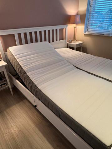 Ikea Hemnes bed 180x200 +verstelbare Auping en matrassen - afbeelding 5