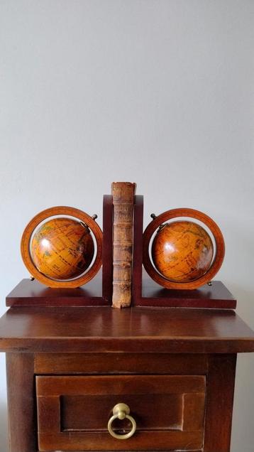 Boekensteunen boeksteunen wereldbol globe engels beschikbaar voor biedingen