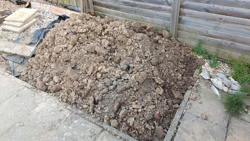 +- 6 kuub schone grond, zelf scheppen - gratis afhalen!, Tuin en Terras, Grind, Keien en Split, Zo goed als nieuw, Overige materialen