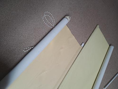 Rolluiken geel (2 stuks) 150cm breed, Doe-het-zelf en Verbouw, Rolluiken, Gebruikt, 150 tot 200 cm, Crème of Beige, Ophalen