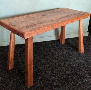 Massief eikenhouten bankje uit de jaren zeventig.70 cm breed beschikbaar voor biedingen