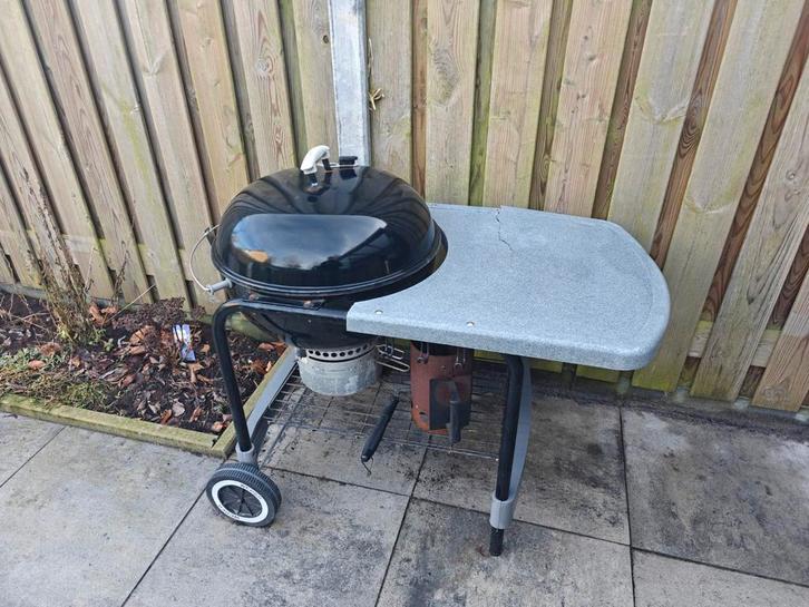 Weber houtskool tafel BBQ 57cm, Tuin en Terras, Houtskoolbarbecues, Gebruikt, Ophalen