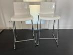2 stuks Witte Ikea barkrukken, Ophalen, Met voetsteun, 60 tot 90 cm, Zo goed als nieuw