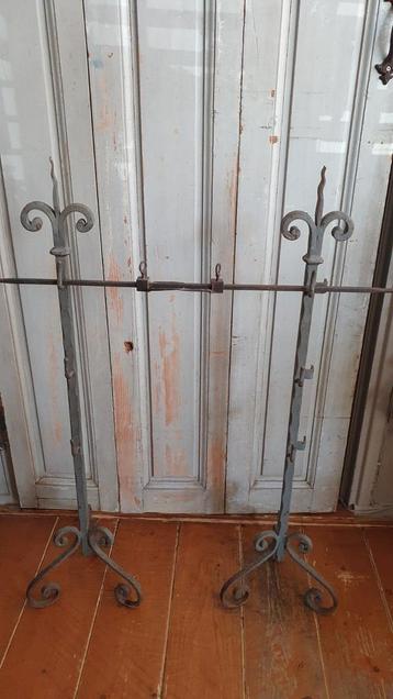 Frans smeedijzeren Spit *brocante*outdoor*buitenkoken beschikbaar voor biedingen