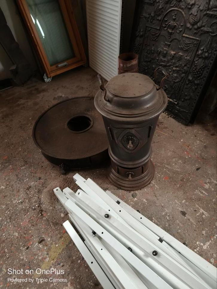 Gietijzeren Houtkachel met Ronde Opzet, Huis en Inrichting, Kachels, Gebruikt, Vrijstaand, Houtkachel, Hout, Ophalen of Verzenden