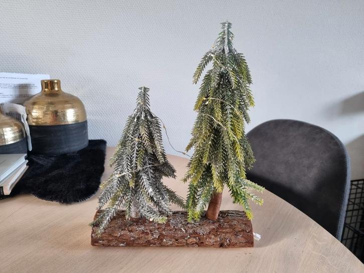 Kerstboompjes op stronk met led verlichting, Diversen, Kerst, Zo goed als nieuw, Ophalen of Verzenden