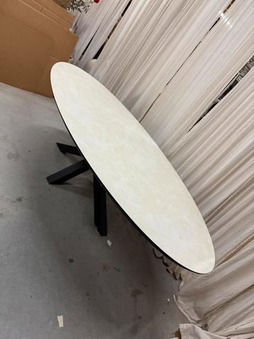 240 x 110 cm ovale betonlook beige creme eettafel beschikbaar voor biedingen