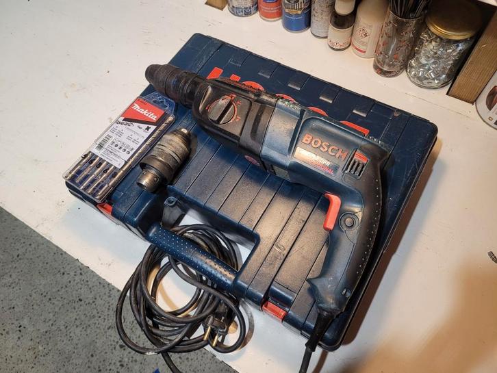 Bosch GBH 2-26 DFR Proffesional in doos met accessoires, Doe-het-zelf en Verbouw, Gereedschap | Boormachines, Gebruikt, Boor- en/of Breekhamer