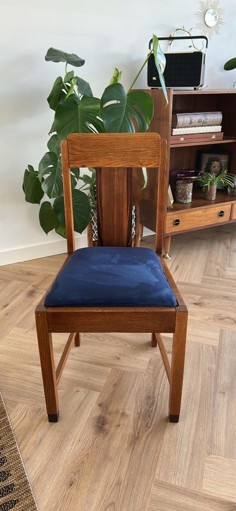 Vintage eetkamerstoelen Amsterdamse school 1920s, Huis en Inrichting, Stoelen, Zo goed als nieuw, Vier, Hout, Stof, Blauw, Ophalen