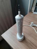 Braun oral B elektrische tandenborstel wit, Ophalen of Verzenden, Gebruikt