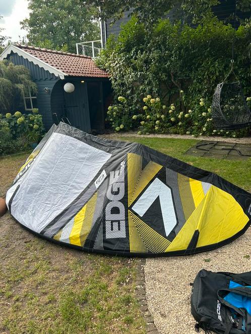 Kite 7m ozone edge v8, Watersport en Boten, Kitesurfen, Zo goed als nieuw, Geen board, Ophalen