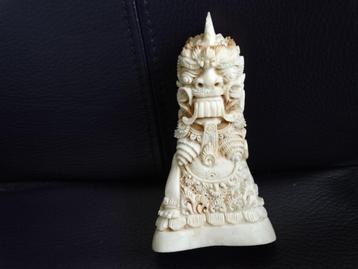 Snijwerk beeld uit hertshoorn, mytisch wezen, godheid beschikbaar voor biedingen