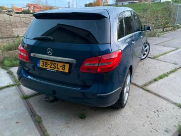 Mercedes-Benz B-Klasse 1.6 B180 5DRS Blue EFF 2013 Blauw beschikbaar voor biedingen