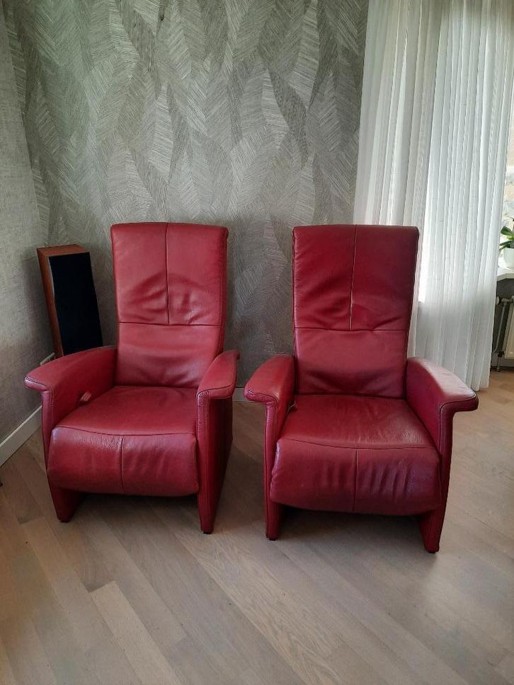 Twee bordeauxrode lederen relaxstoelen, Huis en Inrichting, Fauteuils, Gebruikt, Leer, 75 tot 100 cm, Minder dan 75 cm, Ophalen