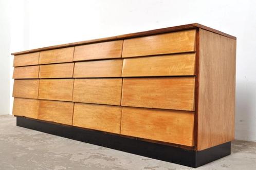 Vintage ladekast beukenhouten dressoir winkelkast jaren 50, Huis en Inrichting, Kasten | Ladekasten, Gebruikt, Ophalen of Verzenden