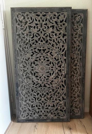 Houten raampanelen, wandpanelen, houtsnijwerk panelen beschikbaar voor biedingen