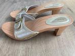 NIEUW!!!! Halfhoge gouden kleppers Scholl mt 40, Kleding | Dames, Schoenen, Scholl, Overige kleuren, Nieuw, Sandalen of Muiltjes
