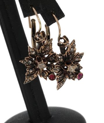 Roos diamanten antiek set 14k gouden bloem robijn oorbellen beschikbaar voor biedingen