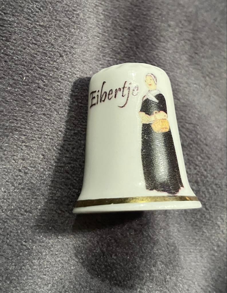 Eibertje Nunspeet Vingerhoed Porselein, Verzamelen, Ophalen of Verzenden, Gebruikt, Porselein, Nederland