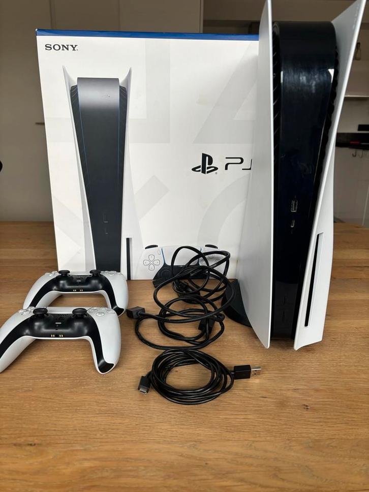 PlayStation 5 met discdrive en 2 controllers, Spelcomputers en Games, Spelcomputers | Sony PlayStation 5, Zo goed als nieuw, Playstation 5
