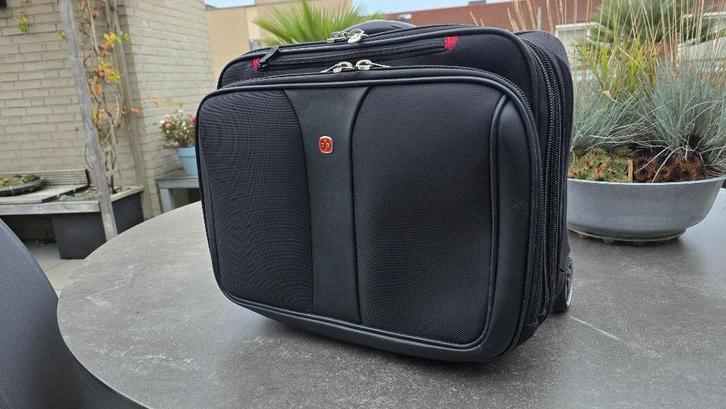 Fraaie en stevige Wenger Patriot (akte)trolley, Sieraden, Tassen en Uiterlijk, Koffers, Zo goed als nieuw, Overige materialen
