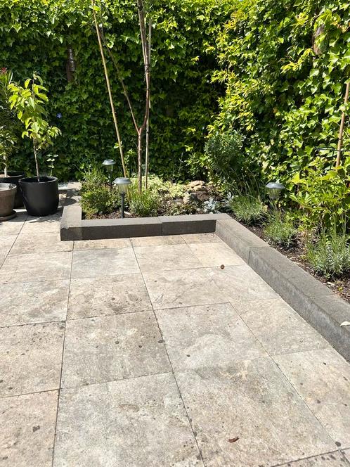 Natuursteen beige gemarmerd 40x40  en banden antraciet, Tuin en Terras, Tegels en Klinkers, Gebruikt, Terrastegels, Natuursteen