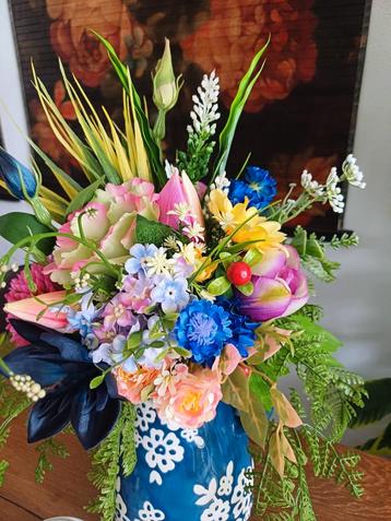Prachtige zijden bloemen boeket nieuw  beschikbaar voor biedingen