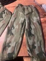 Camouflage fleece-broekje, Zo goed als nieuw, 122 t/m 128, Ophalen