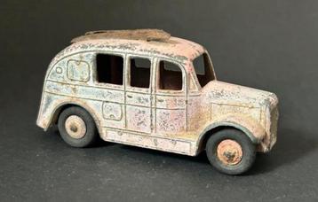 Dinky Toys - Stream Lined Fire Engine, No. 250 beschikbaar voor biedingen