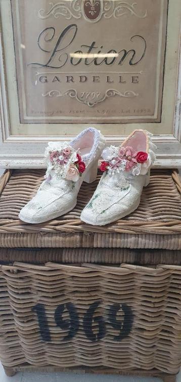 Brocante handgemaakte Victoriaanse schoenen beschikbaar voor biedingen