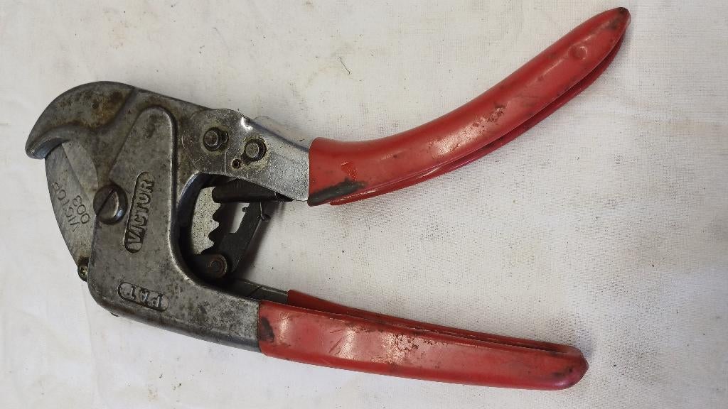 PVC kniptang, Ophalen of Verzenden, Zo goed als nieuw