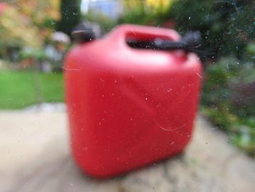Benzine reserve tank  beschikbaar voor biedingen