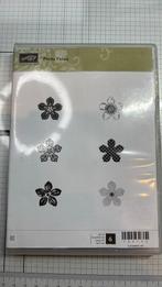 Stampin’ Up Petite Petals Bundel, Hobby en Vrije tijd, Stempelen, Ophalen of Verzenden, Zo goed als nieuw