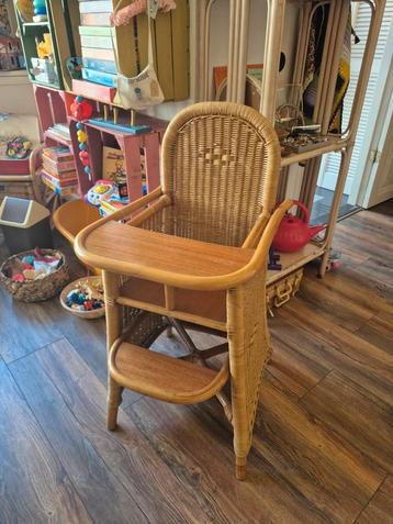 Vintage Rotan Kinderstoel beschikbaar voor biedingen
