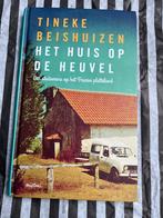 Tineke Beishuizen - Het huis op de heuvel, Boeken, Essays, Columns en Interviews, Ophalen of Verzenden, Zo goed als nieuw, Eén auteur
