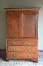 Prachtig strak antiek Engels eiken kabinet.