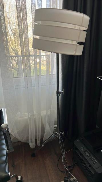 Kapot vloerlamp