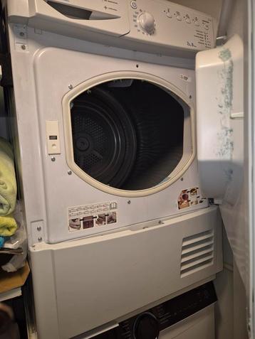 Indesit Droger - 2 jaar oud - Wegens Verhuizing beschikbaar voor biedingen