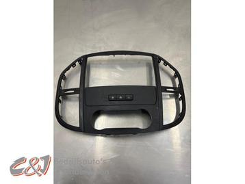 Radio omlijsting van een Mercedes Vito beschikbaar voor biedingen