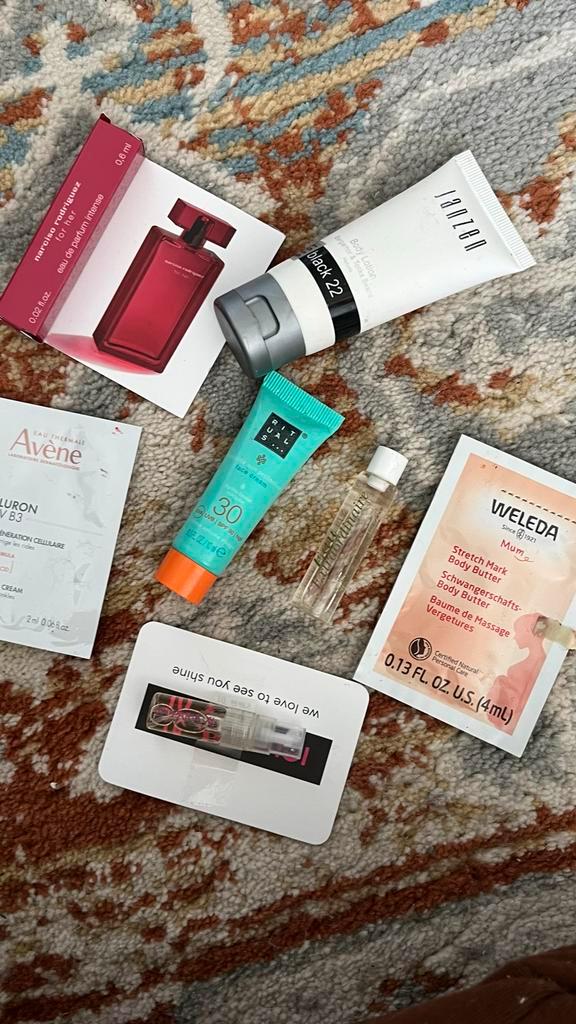 Parfum samples, Sieraden, Tassen en Uiterlijk, Uiterlijk | Cosmetica en Make-up, Zo goed als nieuw, Make-up, Gehele gezicht, Overige kleuren